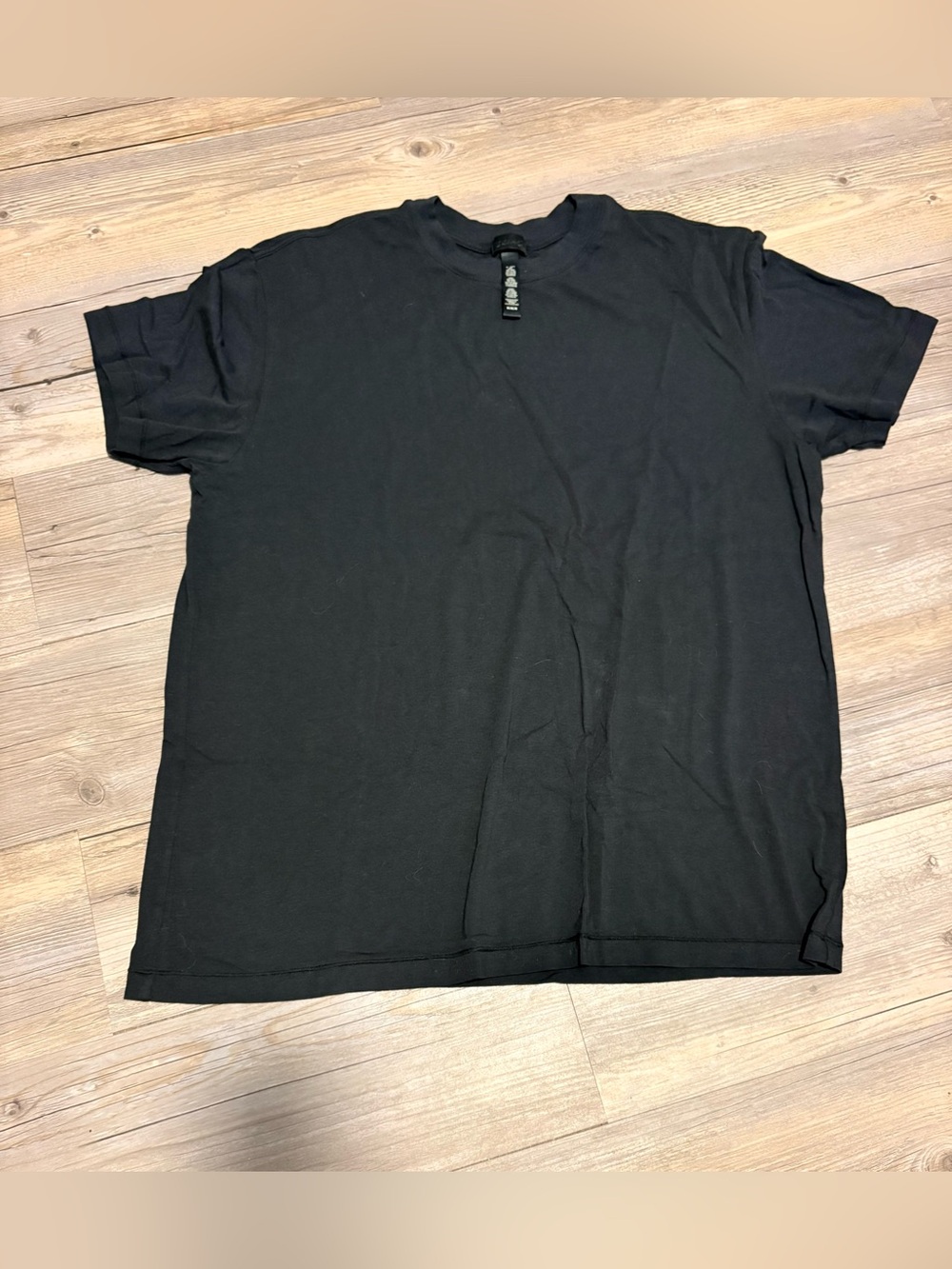 SKIMS Kim Kardashian Tshirt medium black new without tags